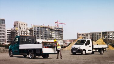 Renault Master Kipper auf Baustelle