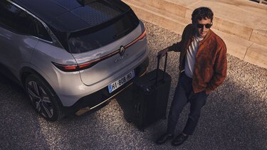 visuel véhicule megane e-tech pour assurance financement