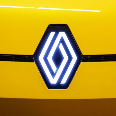 Leuchtendes Logo – Renault R5 E-Tech elektrisch Prototyp