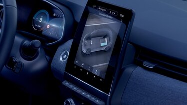 Cockpitansicht eines fahrenden Renault Arkana Fahrzeugs