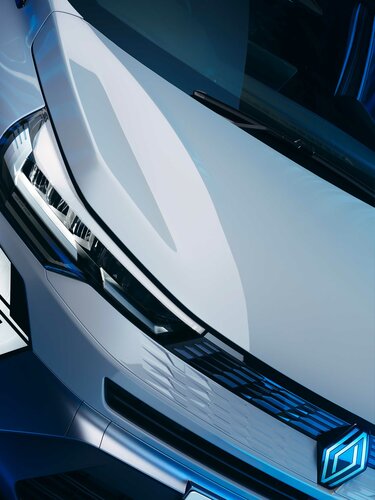 Renault Symbioz - multiple micro-diamond design grille 