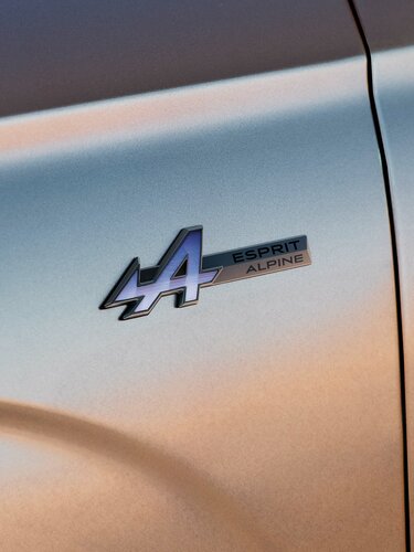 Esprit Alpine Emblem – Renault Austral full hybrid E-Tech